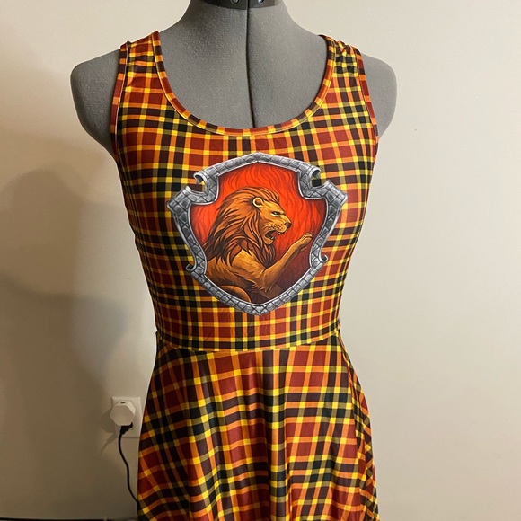 BRAND NEW Gryffindor Harry Potter Skater Dress - Picture 2 of 4